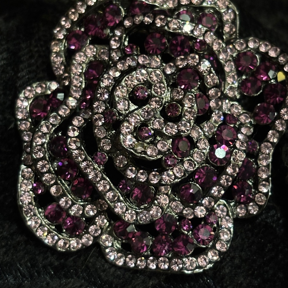 VINTAGE Purple Crystal Flower Brooch